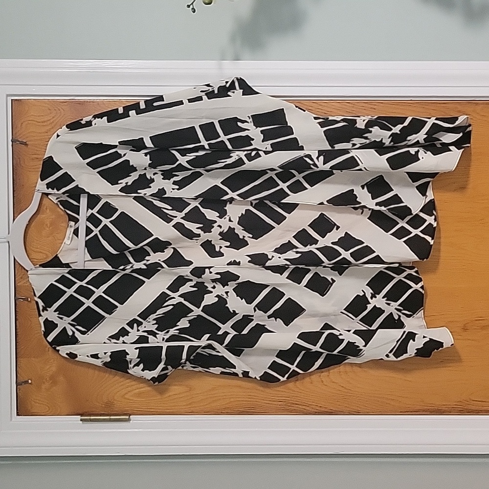 Black & white shawl